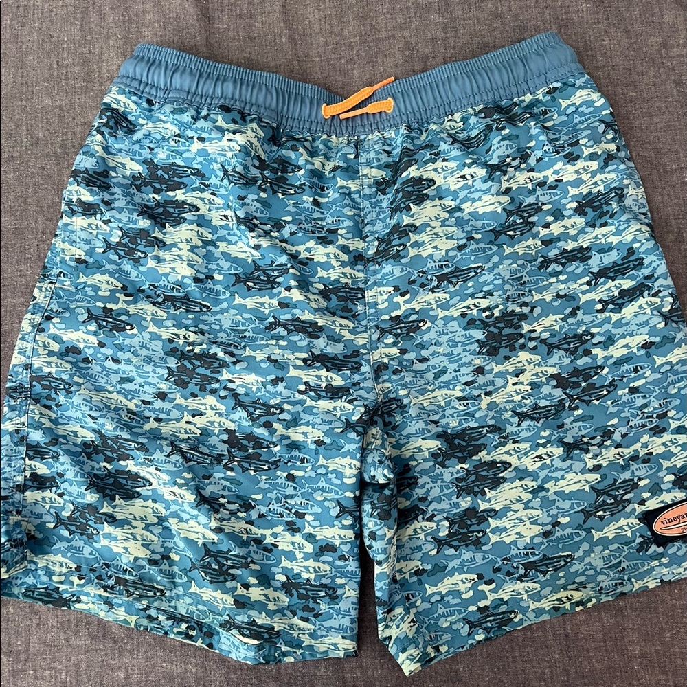 Vineyard vines boys swim trunks size M